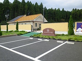 霊園正門