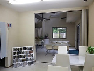 管理棟内