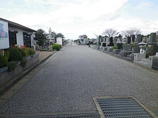 鎌ヶ谷霊園・メイン通路